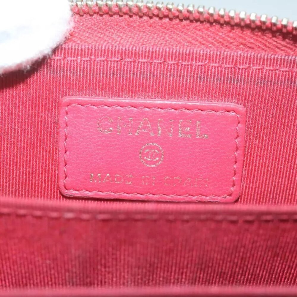 AUTHENTICITY GUARANTEED CHANEL Matelasse Coin Purse Lamb Skin Red CC - Picture 15 of 15